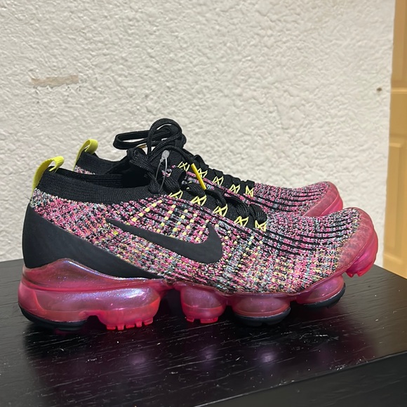 Nike Shoes - Nike Air VaporMax FlyKnit Womens